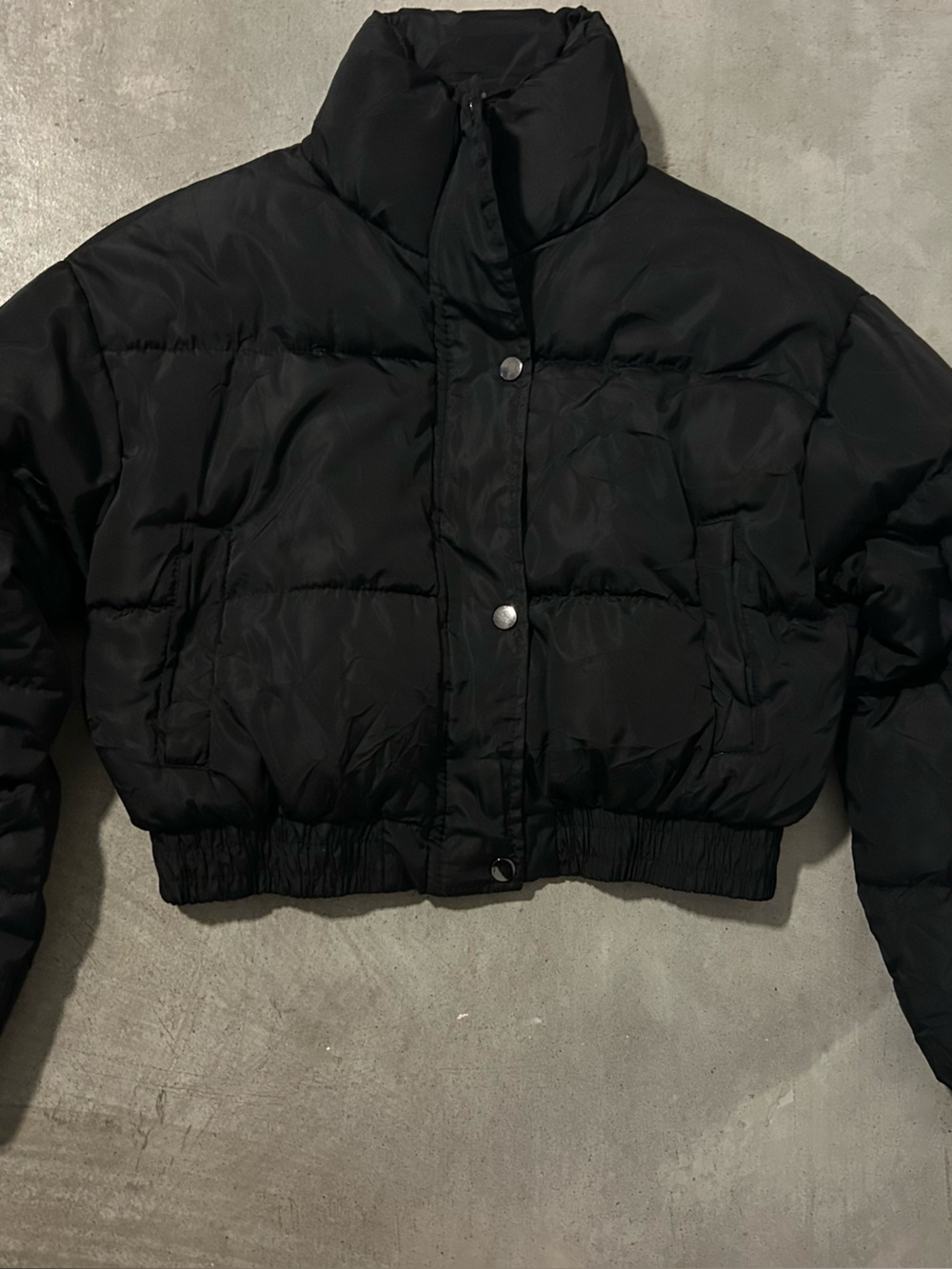 Small Cropped Black Puffer Jacket with High Collar